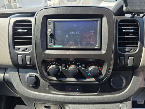 Renault Trafic Campervan 20