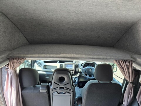 Renault Trafic Campervan 27