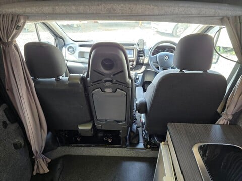 Renault Trafic Campervan 38