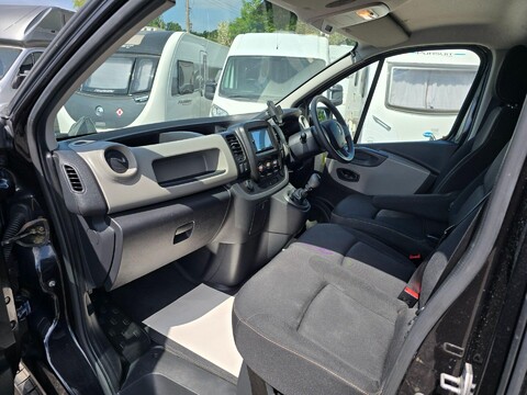 Renault Trafic Campervan 41