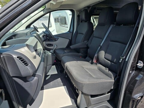 Renault Trafic Campervan 42