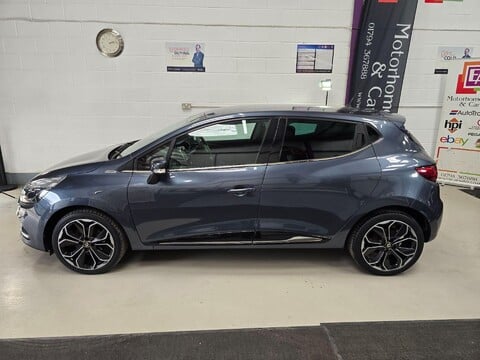 Renault Clio ICONIC TCE 6