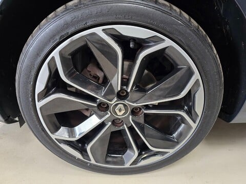 Renault Clio ICONIC TCE 38