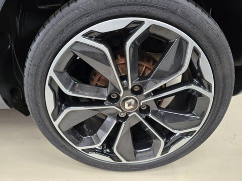 Renault Clio ICONIC TCE 39