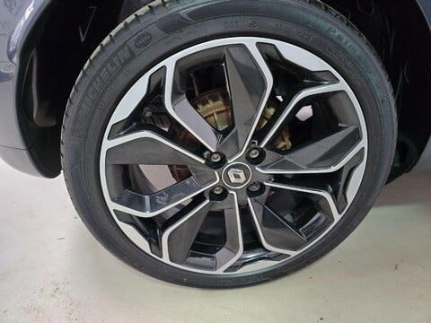Renault Clio ICONIC TCE 40
