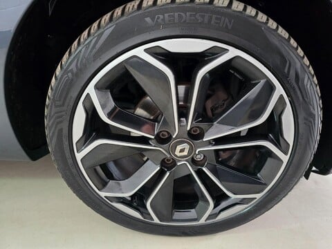 Renault Clio ICONIC TCE 41