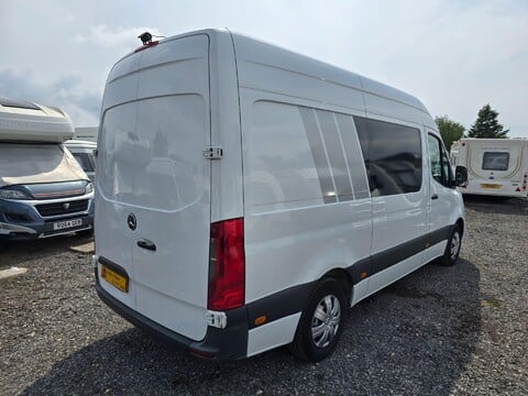 Mercedes-Benz Sprinter 2