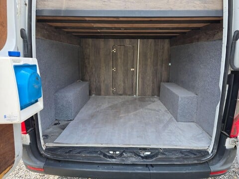 Mercedes-Benz Sprinter 10