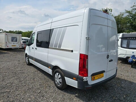 Mercedes-Benz Sprinter 12