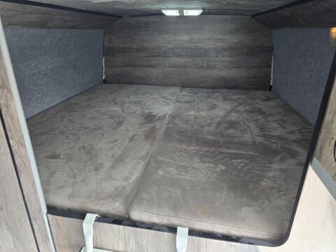Mercedes-Benz Sprinter 21