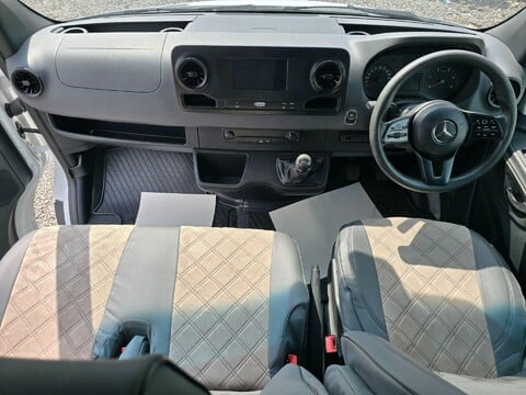 Mercedes-Benz Sprinter 25