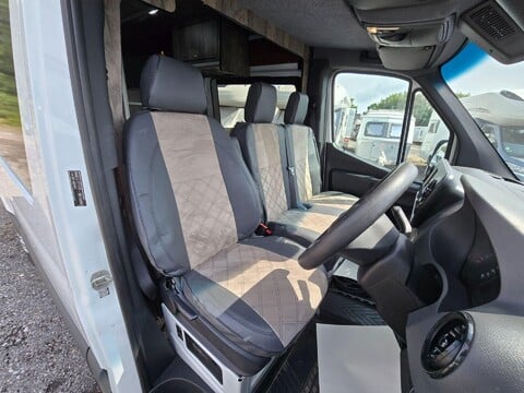 Mercedes-Benz Sprinter 27