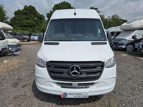 Mercedes-Benz Sprinter Stealth Camper 5