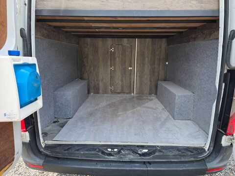 Mercedes-Benz Sprinter Stealth Camper 10