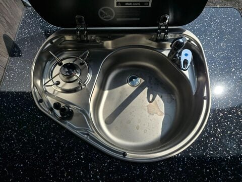 Mercedes-Benz Sprinter Stealth Camper 20