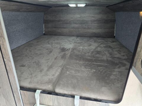 Mercedes-Benz Sprinter Stealth Camper 21