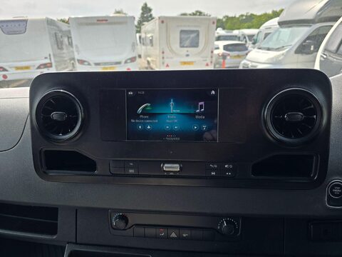 Mercedes-Benz Sprinter Stealth Camper 28
