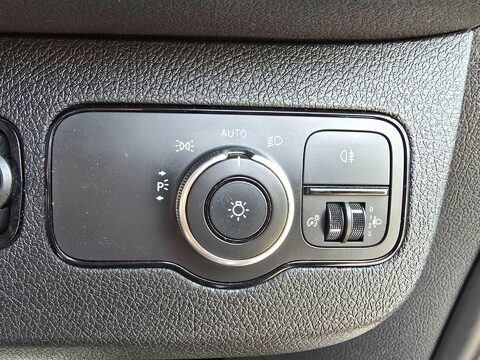 Mercedes-Benz Sprinter Stealth Camper 30