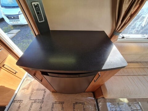 Auto-Trail Tracker EKS 35
