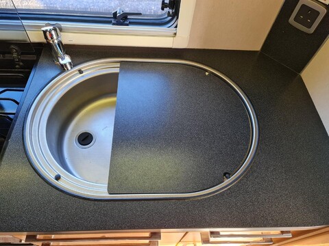 Auto-Trail Tracker EKS 45