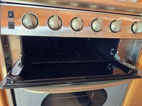 Ahorn Camp TF696 Motor Home 39