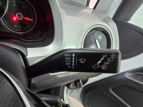 Volkswagen Up HIGH UP TSI 25