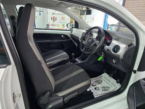 Volkswagen Up HIGH UP TSI 28