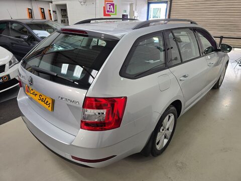 Skoda Octavia 1.6 TDI S Euro 6 (s/s) 5dr 11