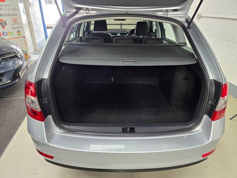 Skoda Octavia 1.6 TDI S Euro 6 (s/s) 5dr 9