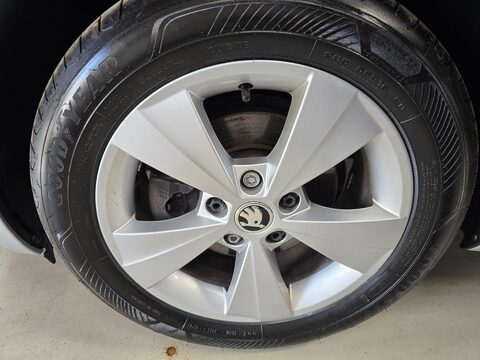 Skoda Octavia 1.6 TDI S Euro 6 (s/s) 5dr 37