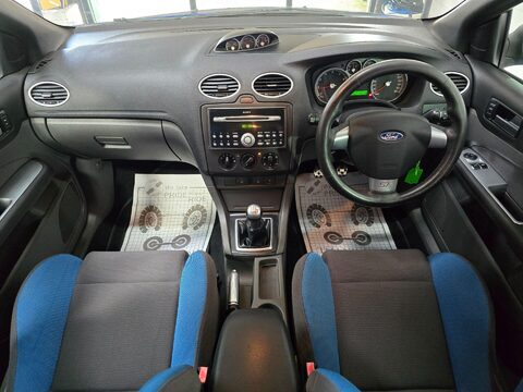 Ford Focus ST-2 3