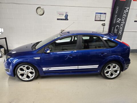 Ford Focus ST-2 6