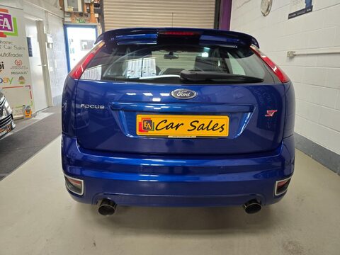 Ford Focus ST-2 8