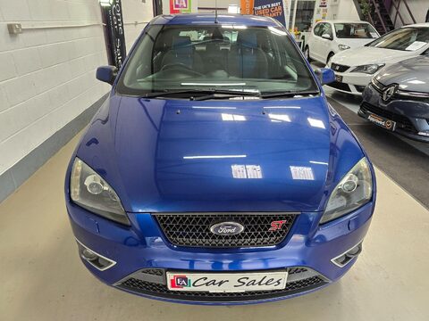 Ford Focus ST-2 13