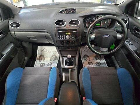 Ford Focus ST-2 17