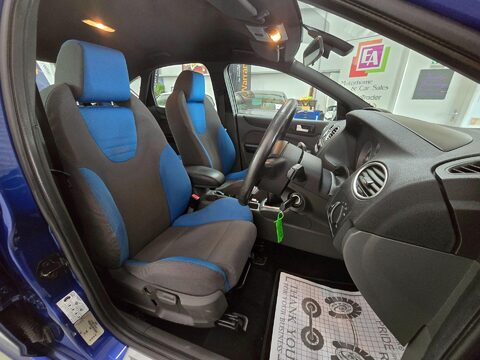 Ford Focus ST-2 23