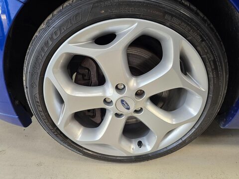 Ford Focus ST-2 31