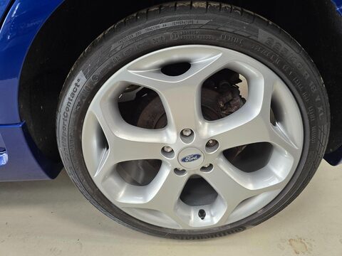 Ford Focus ST-2 32