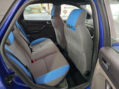 Ford Focus ST-2 16
