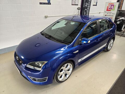 Ford Focus ST-2 5