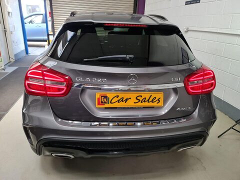 Mercedes-Benz GLA GLA220 CDI 4MATIC AMG LINE PREMIUM PLUS 8