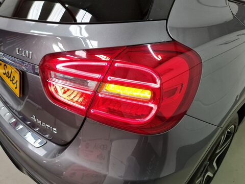 Mercedes-Benz GLA GLA220 CDI 4MATIC AMG LINE PREMIUM PLUS 52