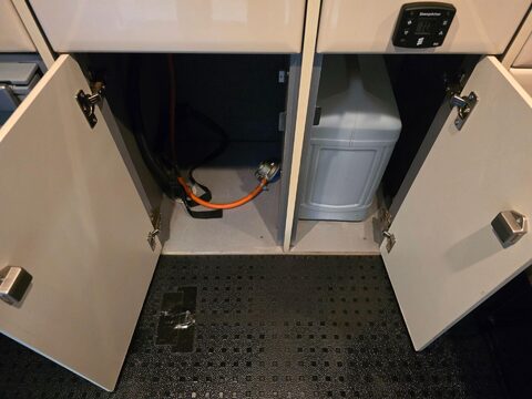 Volkswagen Campervan Camper/Activities Van 22