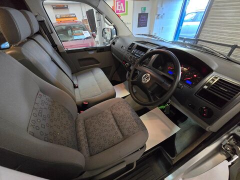 Volkswagen Campervan Camper/Activities Van 27