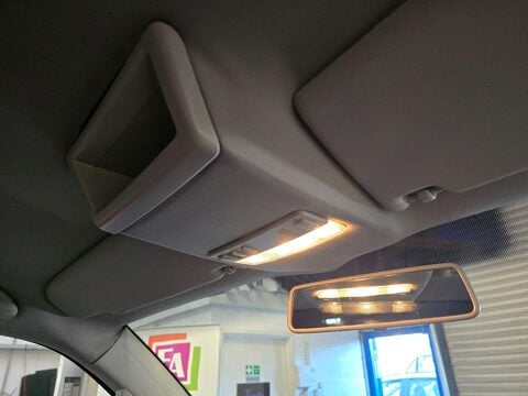 Volkswagen Campervan Camper/Activities Van 32