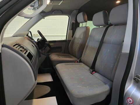 Volkswagen Campervan Camper/Activities Van 35