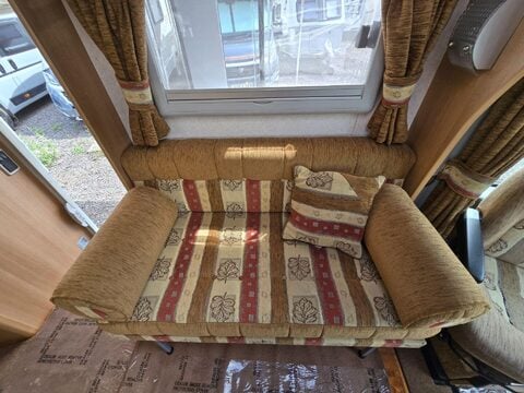 Autocruise Starblazer Motor Home 25