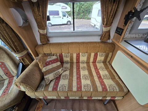 Autocruise Starblazer Motor Home 26