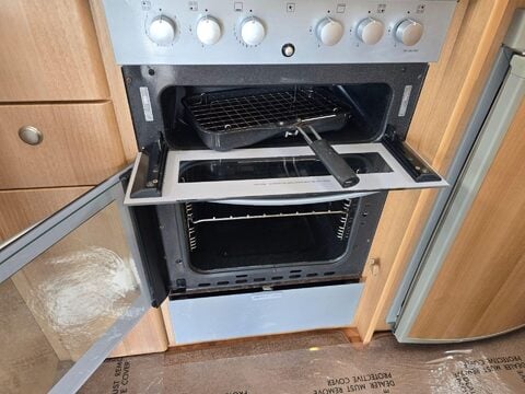 Autocruise Starblazer Motor Home 37
