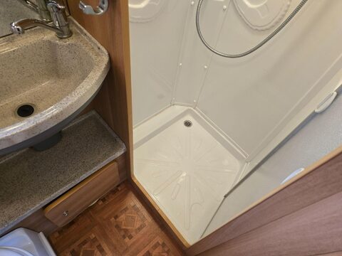 Autocruise Starblazer Motor Home 40